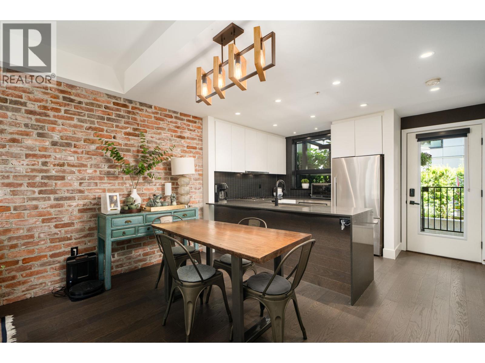 6 83 MOODY STREET, Port Moody