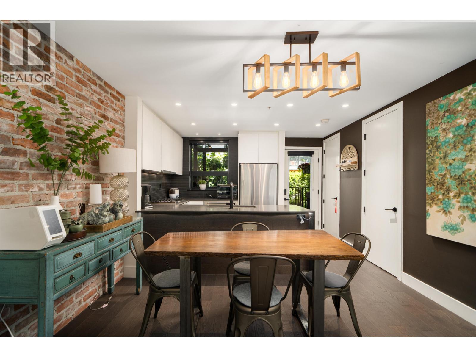 6 83 MOODY STREET, Port Moody