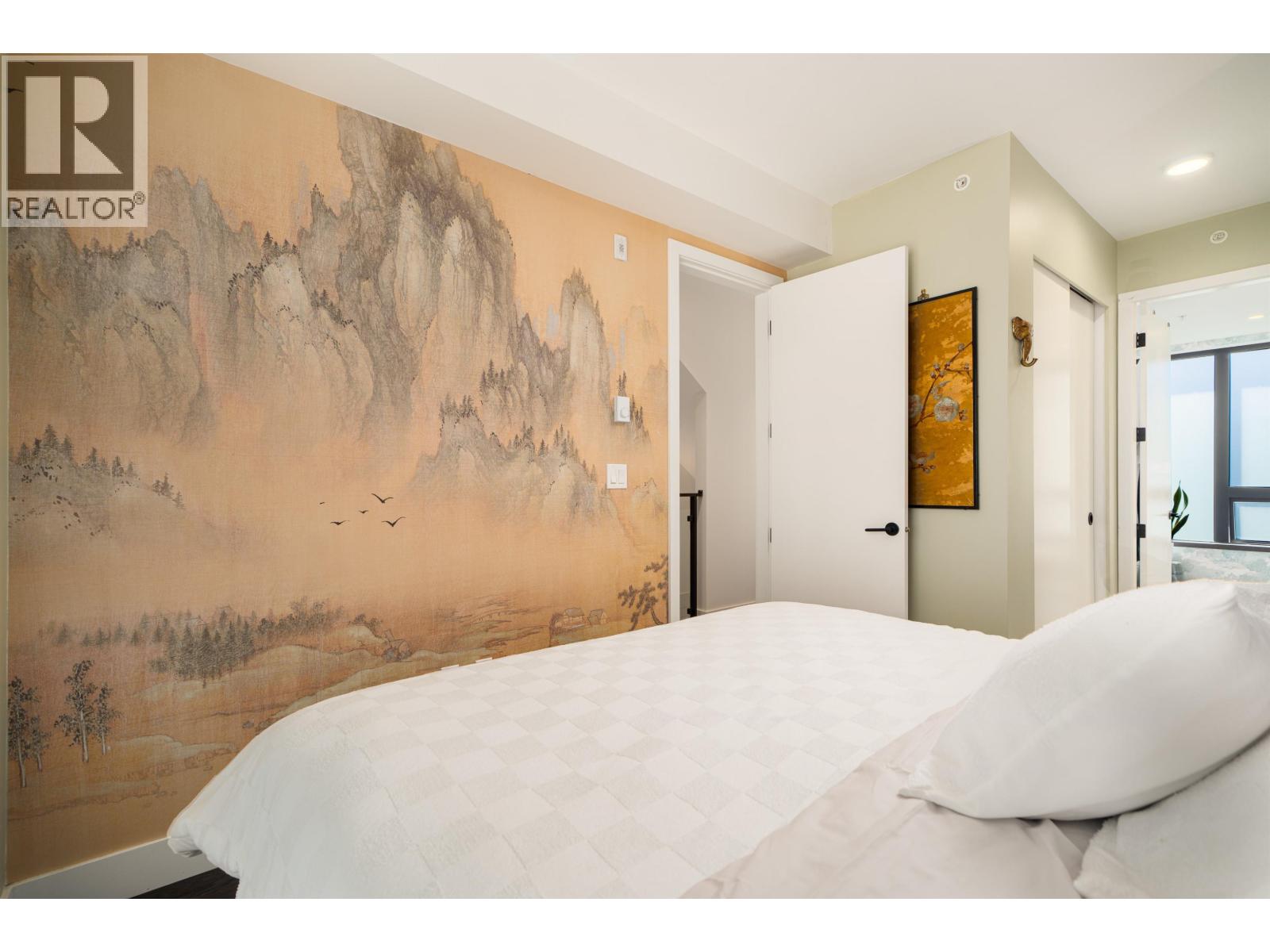 6 83 MOODY STREET, Port Moody