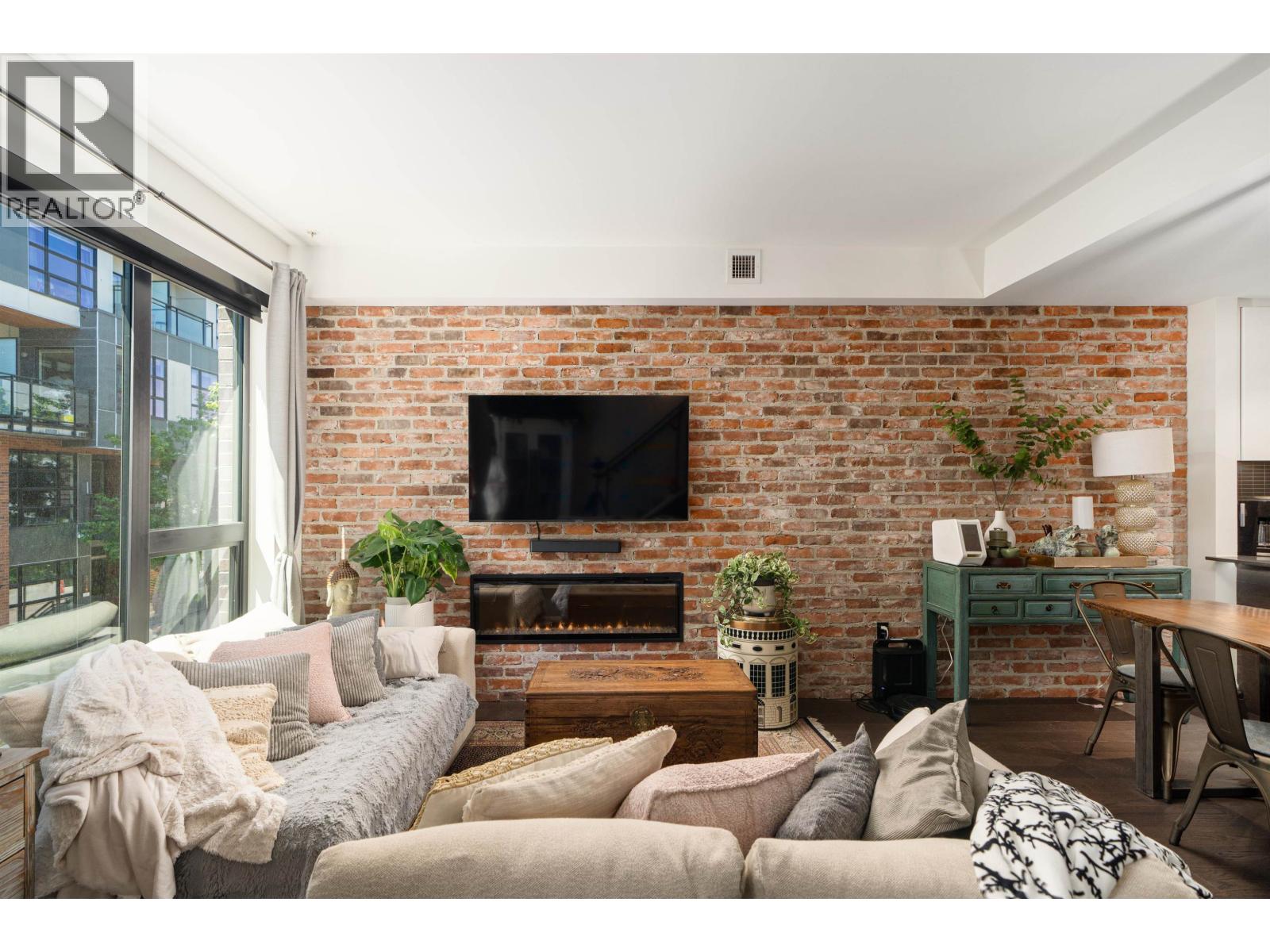 6 83 MOODY STREET, Port Moody