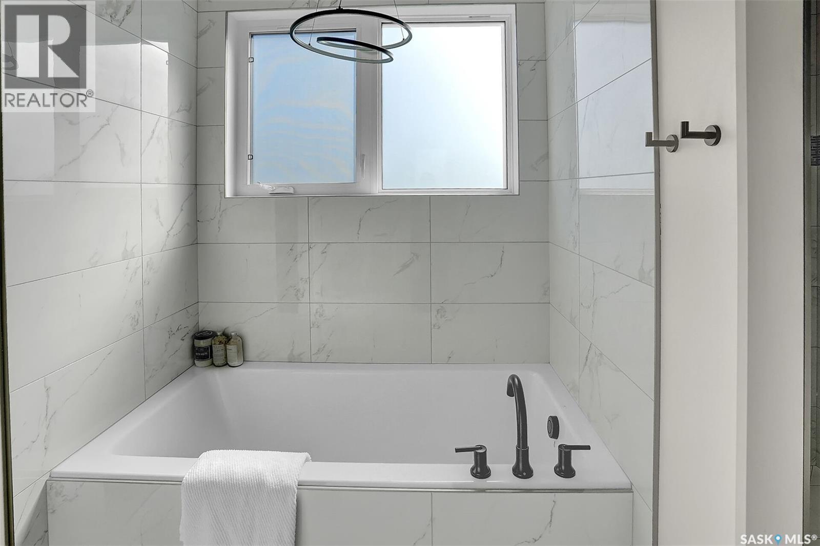 4244 ELDERBERRY CRESCENT E - 32