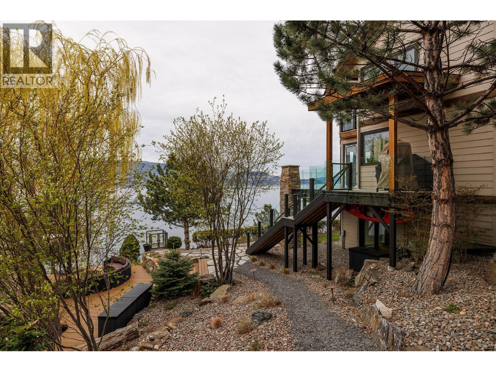 6850 Lakeshore Road, Kelowna