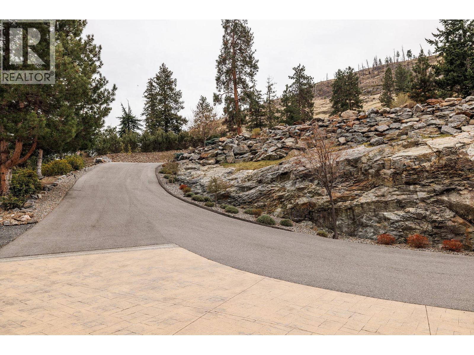 6850 Lakeshore Road, Kelowna