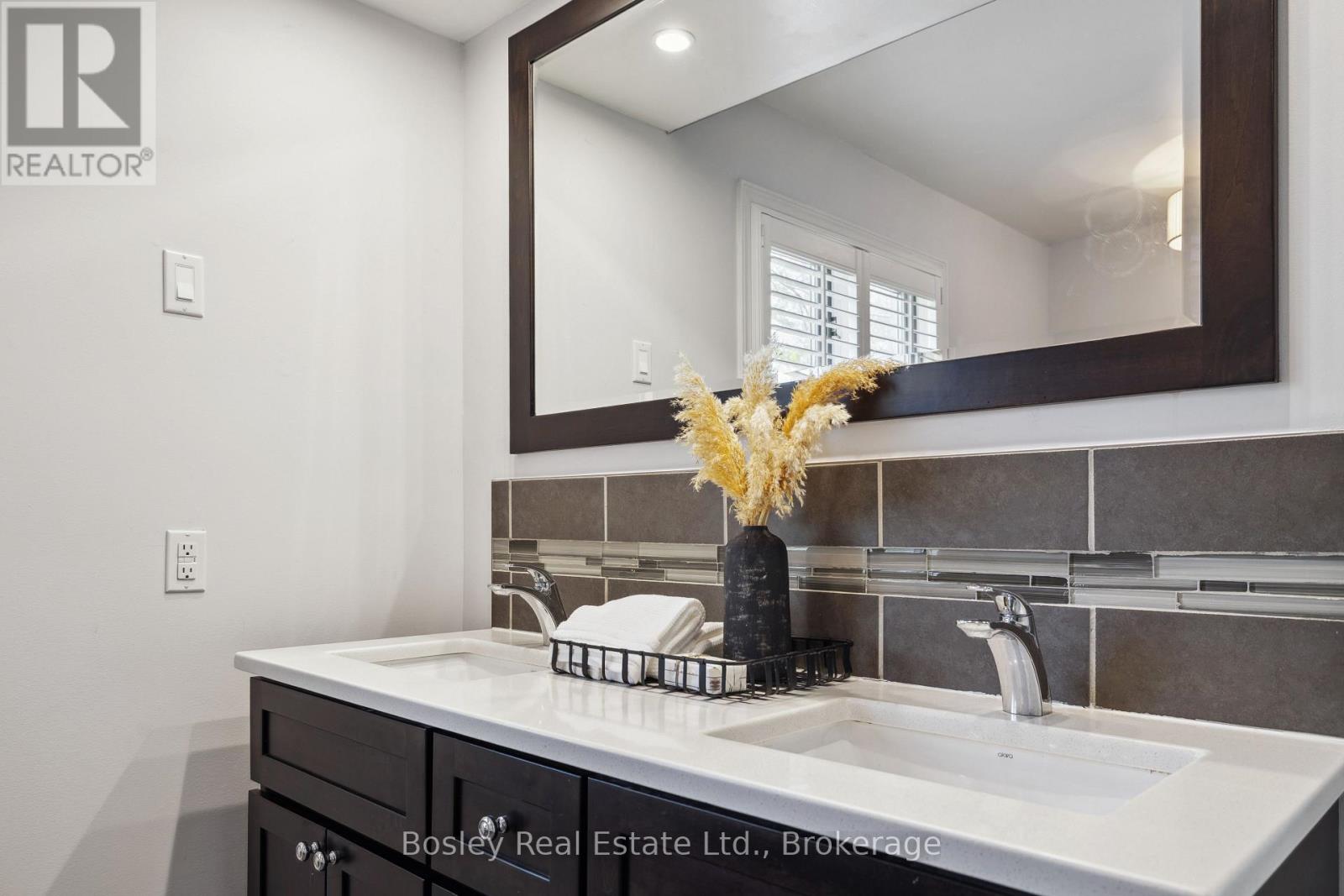 169 LAKEWOOD DRIVE - 21