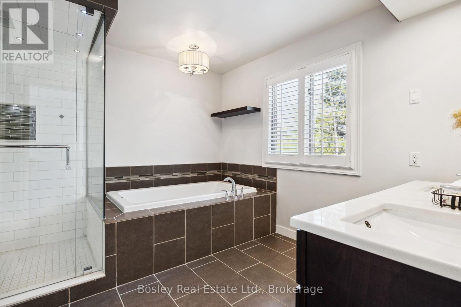 169 LAKEWOOD DRIVE - 22
