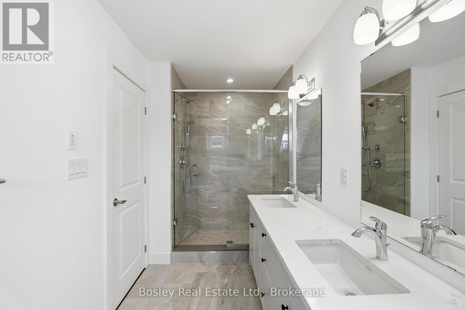 130 WHITE OAK CRESCENT - 22