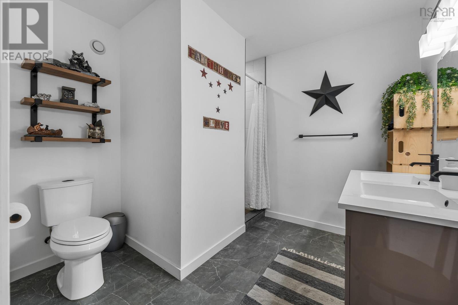 Property 16 of 35 of 4866 Highway 1