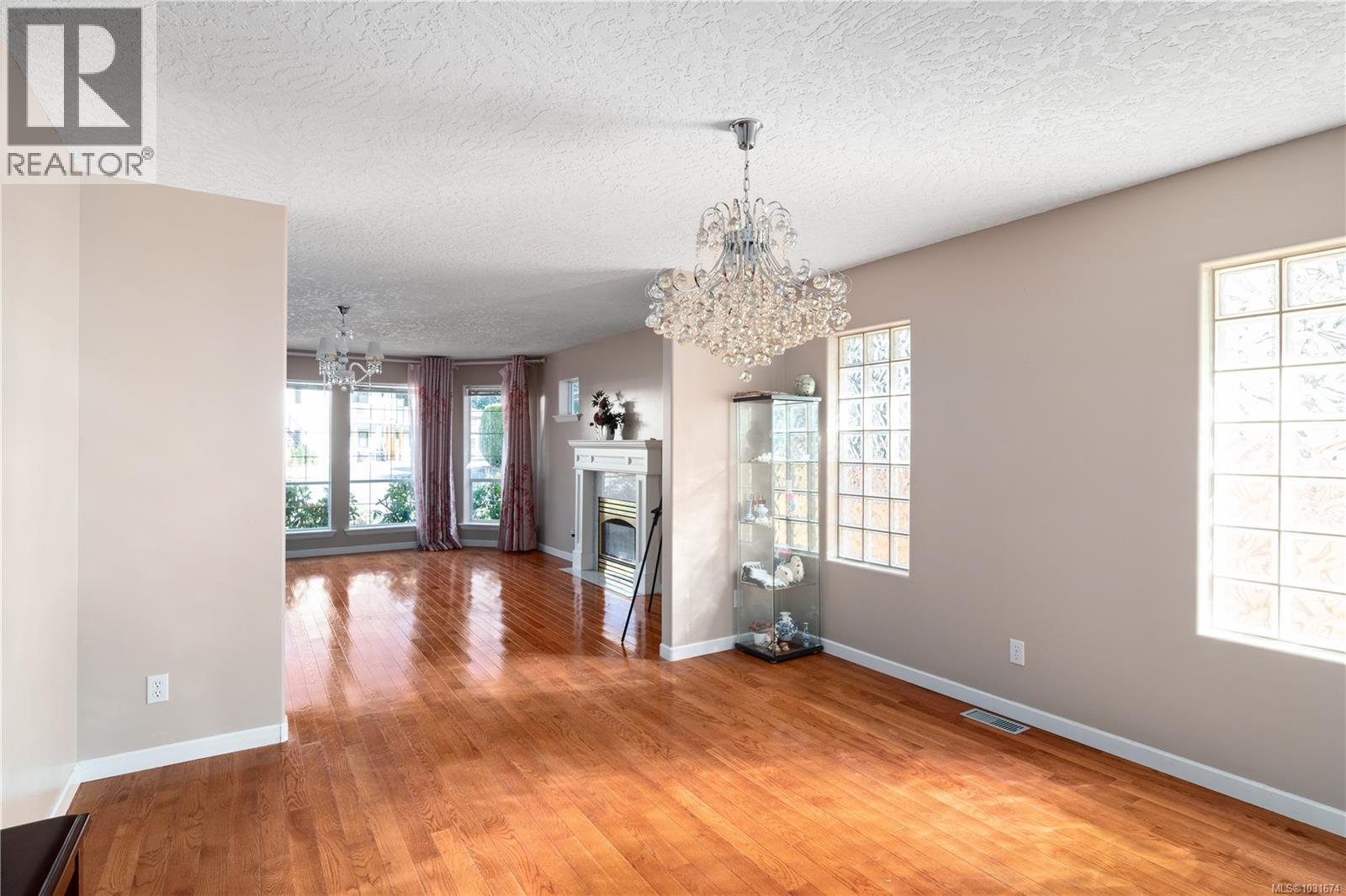 1395 Epsom Close, Saanich