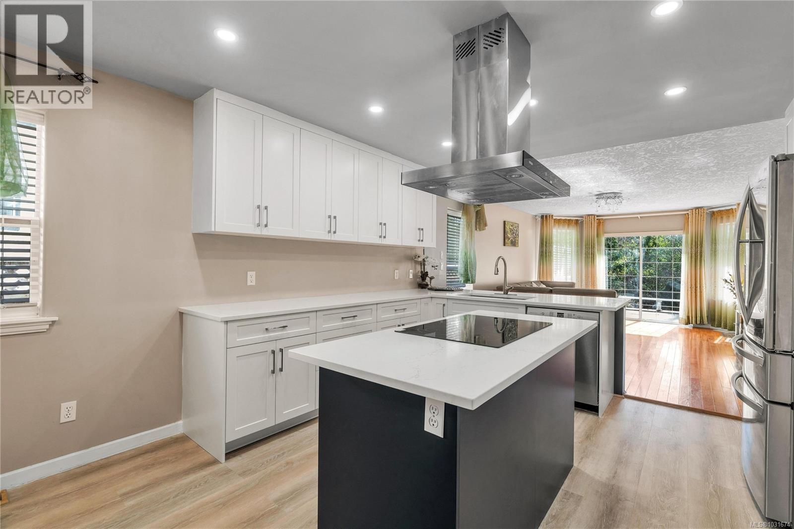 1395 Epsom Close, Saanich