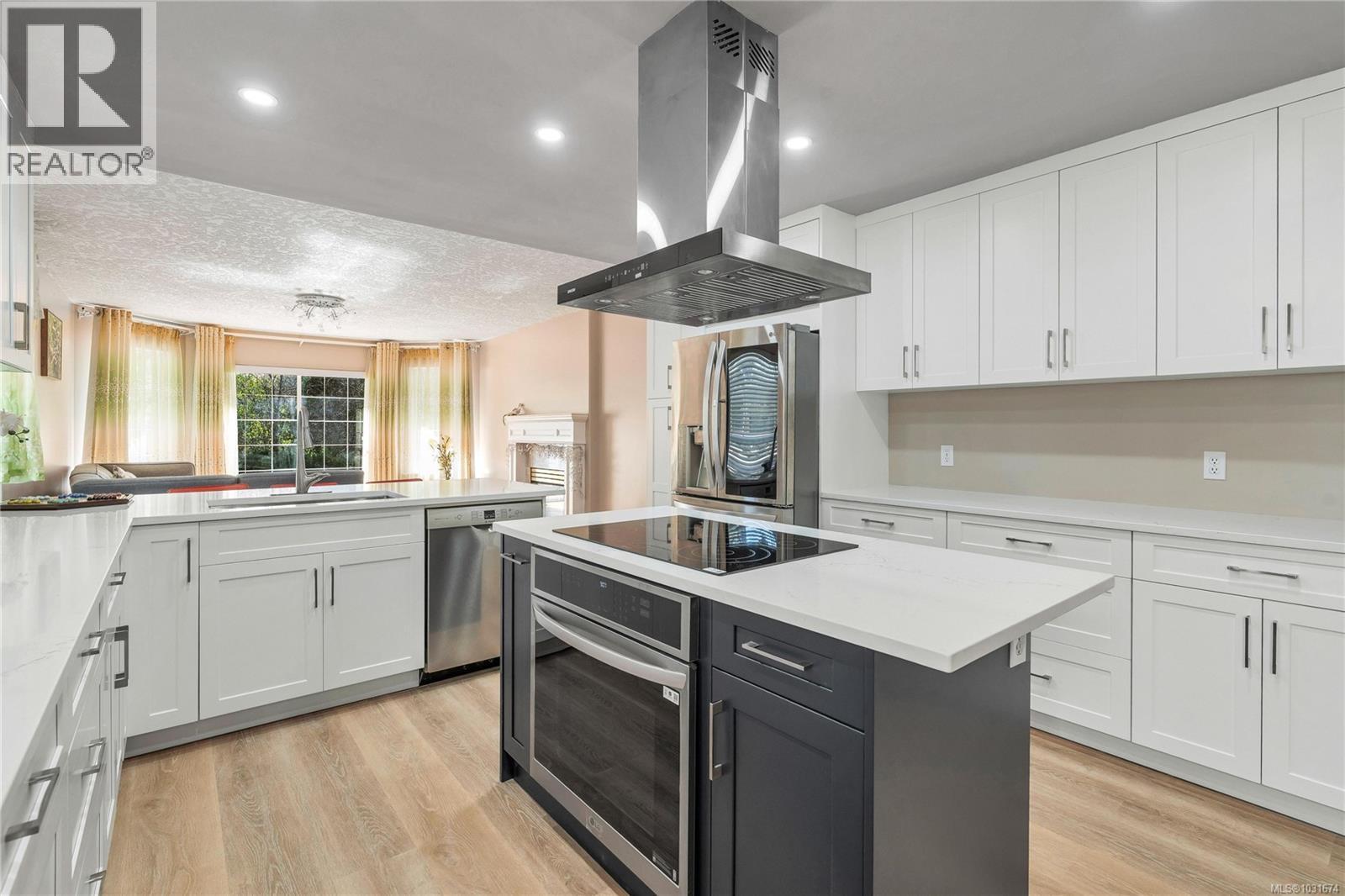 1395 Epsom Close, Saanich