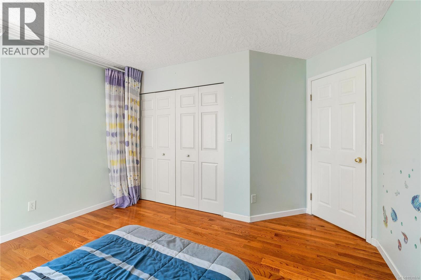 1395 Epsom Close, Saanich