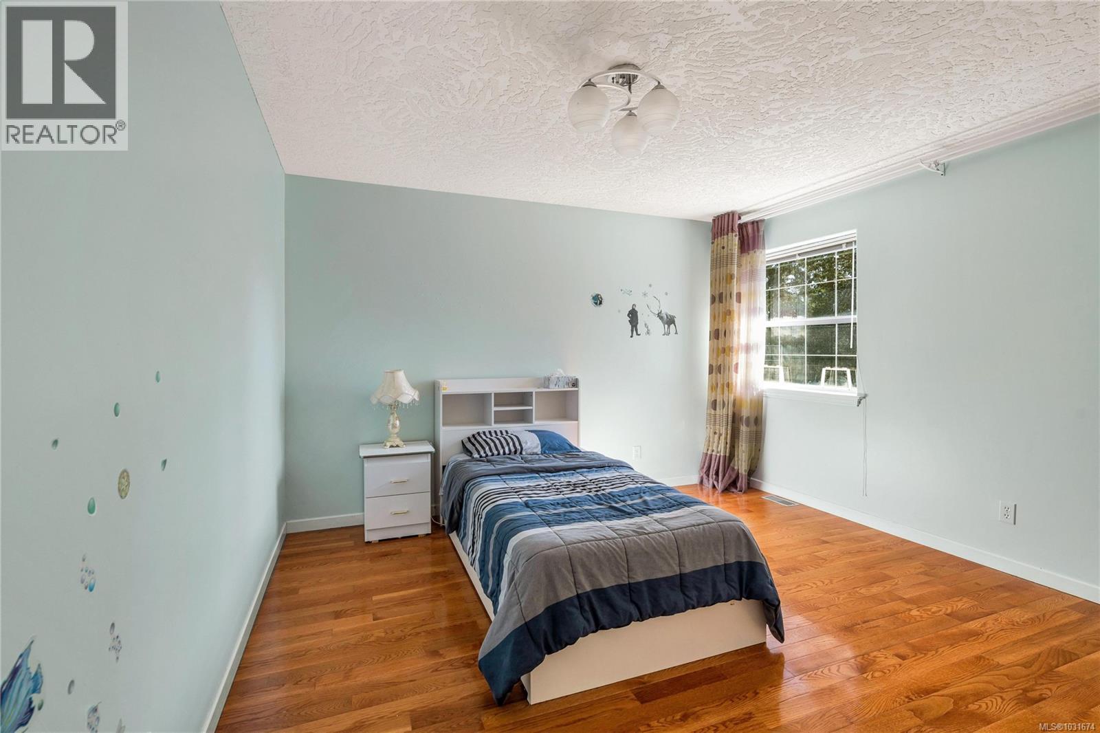 1395 Epsom Close, Saanich