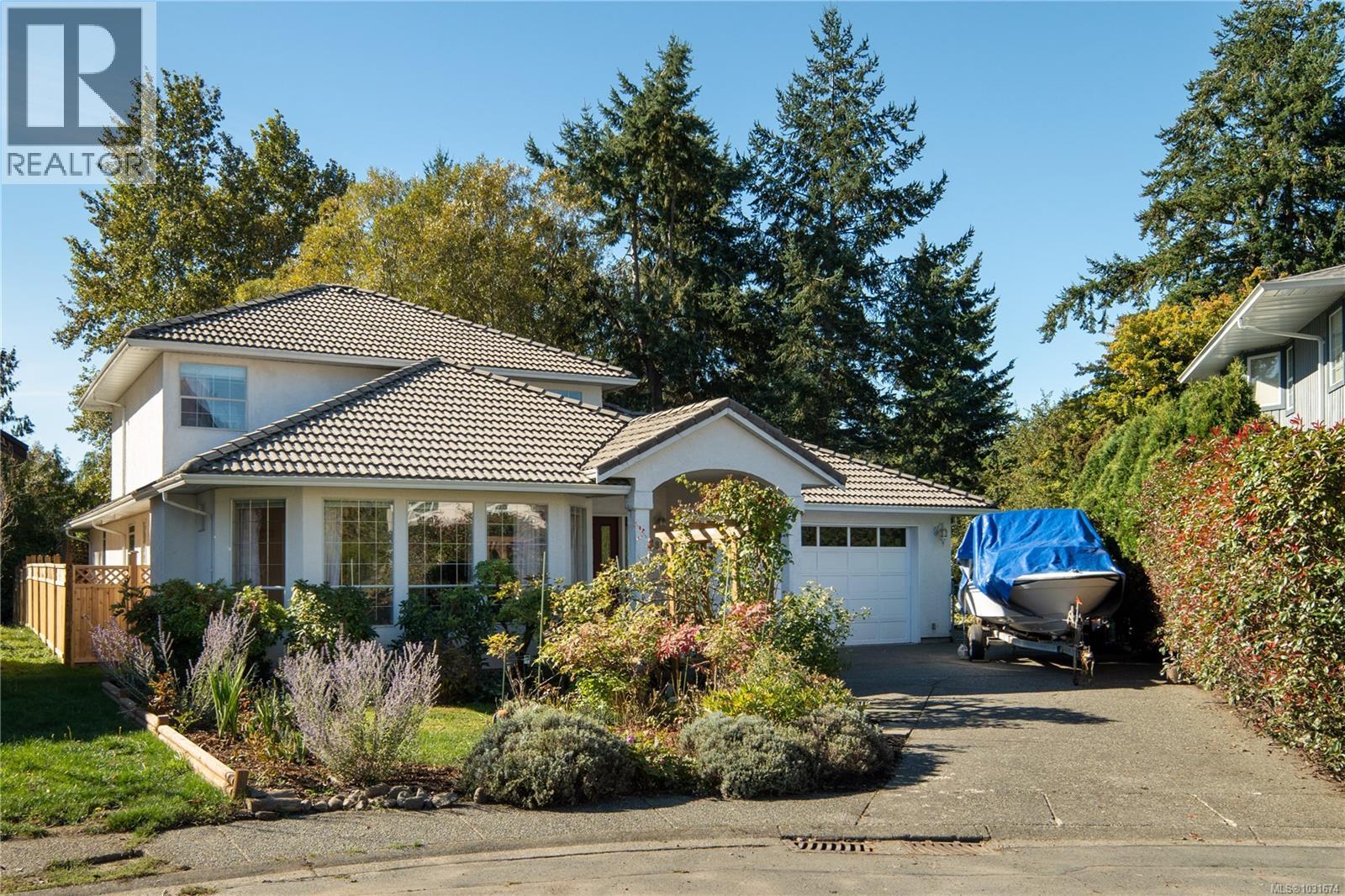 1395 Epsom Close, Saanich