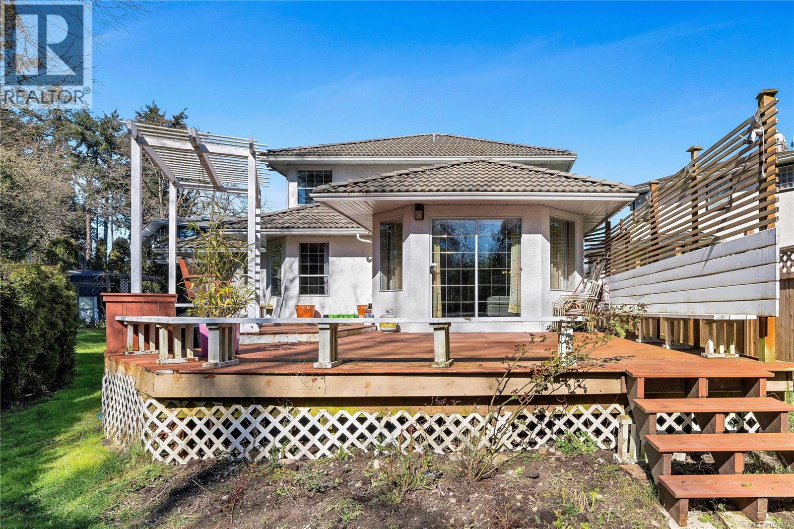 1395 Epsom Close, Saanich