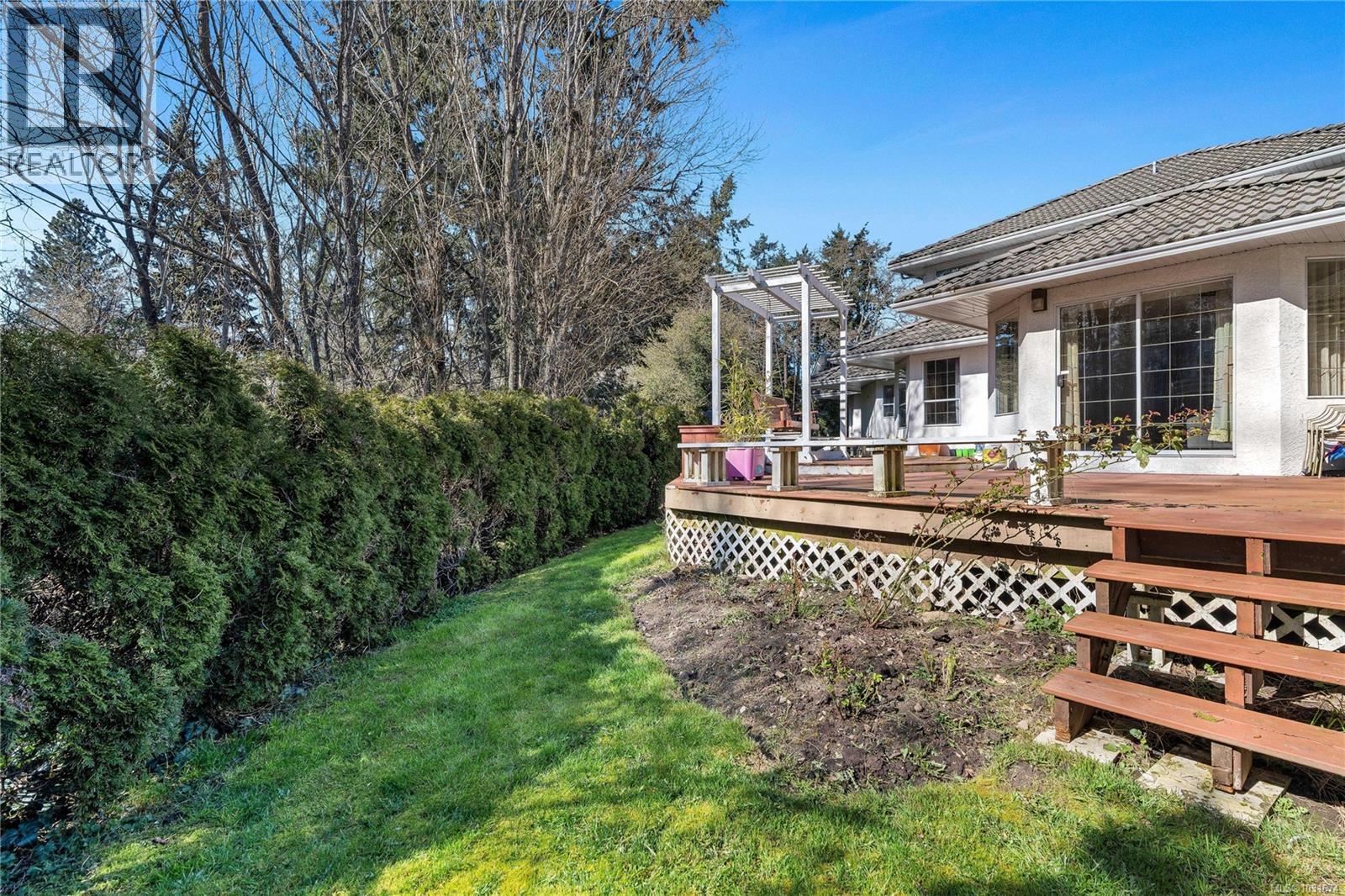 1395 Epsom Close, Saanich