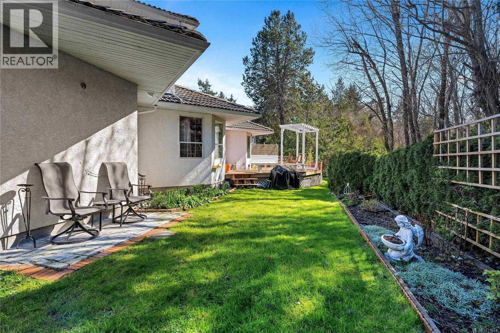 1395 Epsom Close, Saanich