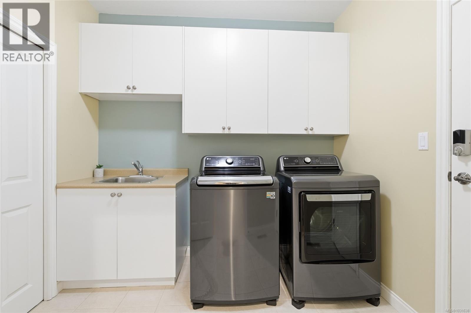 1403 Cape Cod Dr, Parksville