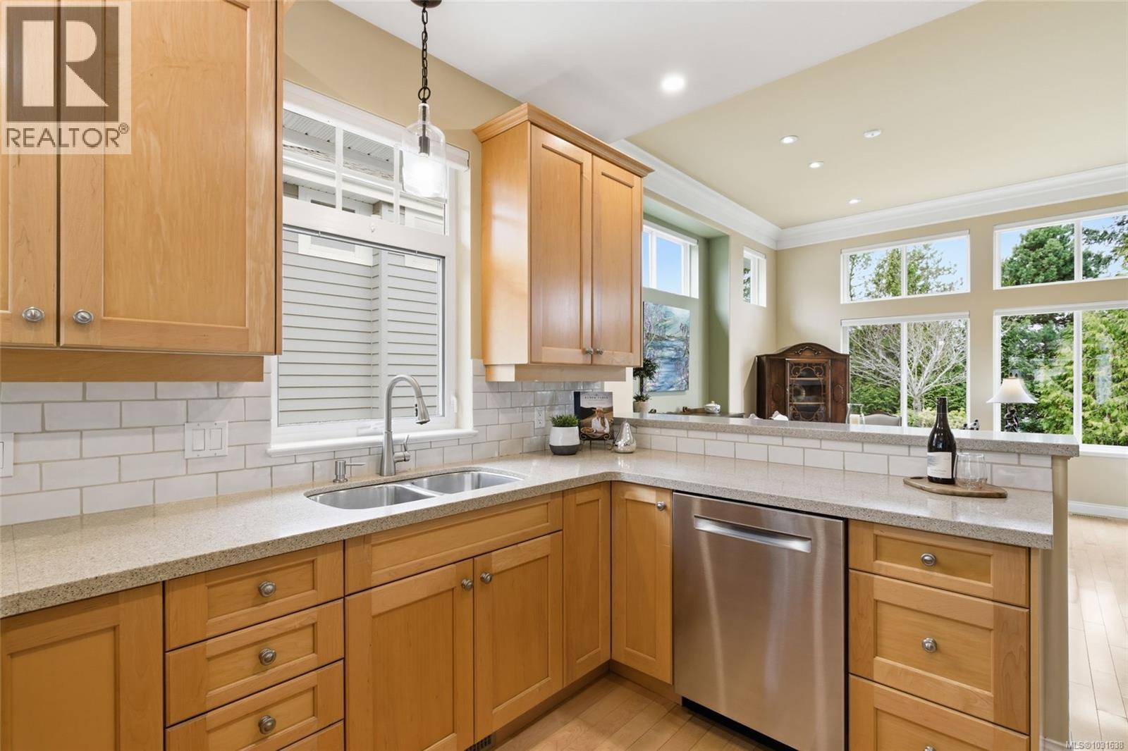 1403 Cape Cod Dr, Parksville