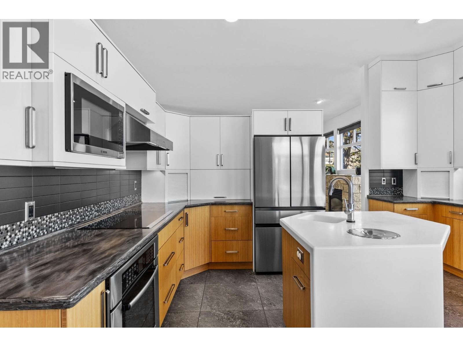 901 Westside Road S Unit# 7, West Kelowna