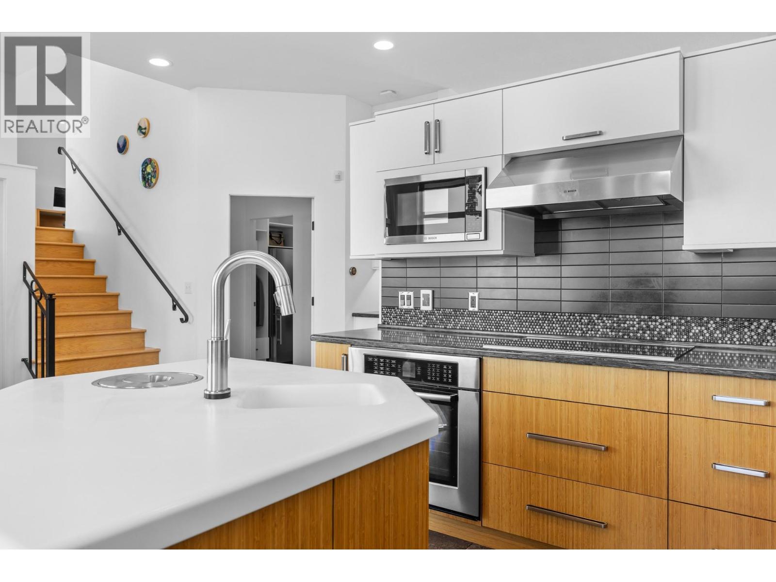 901 Westside Road S Unit# 7, West Kelowna