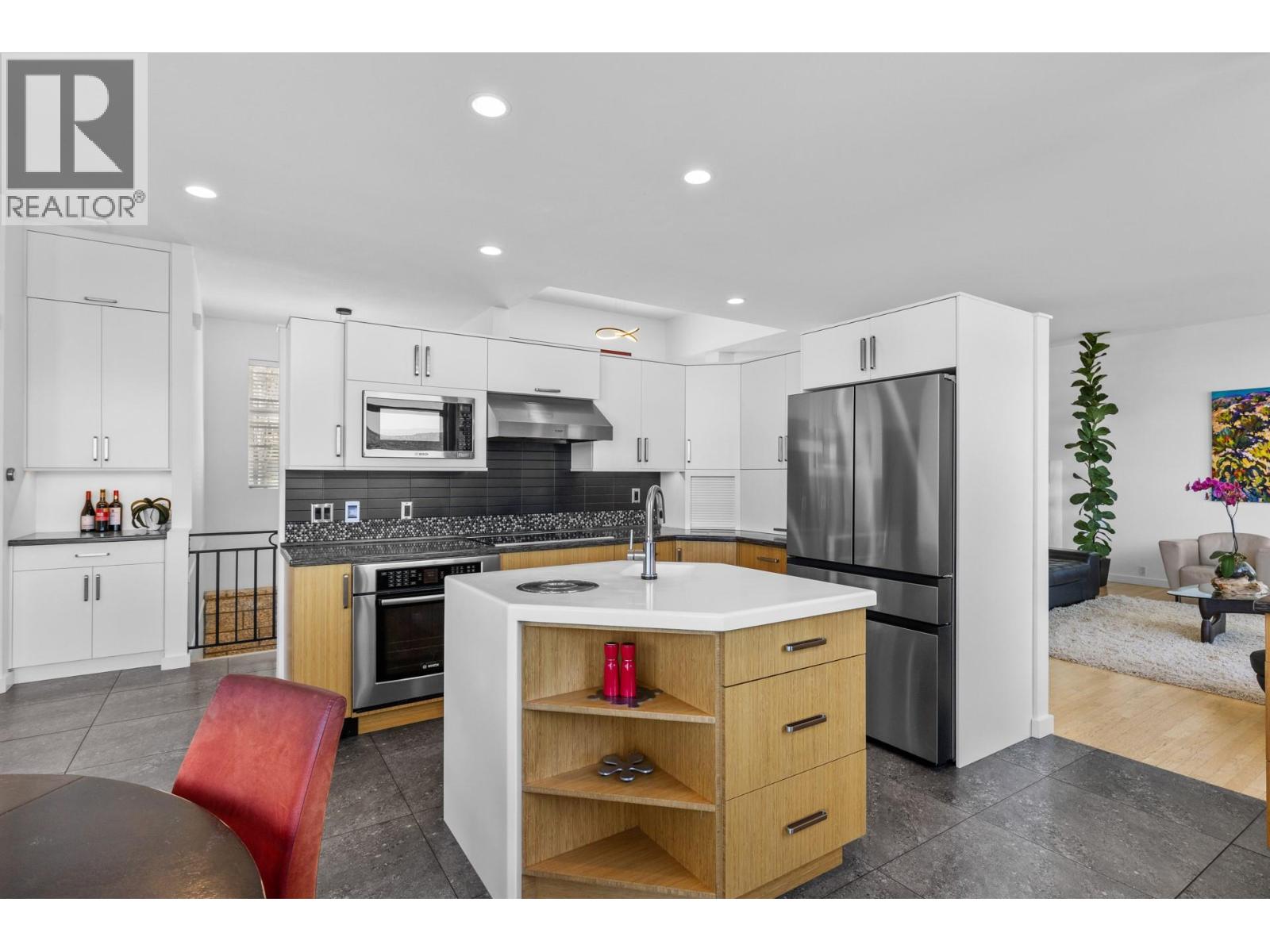 901 Westside Road S Unit# 7, West Kelowna