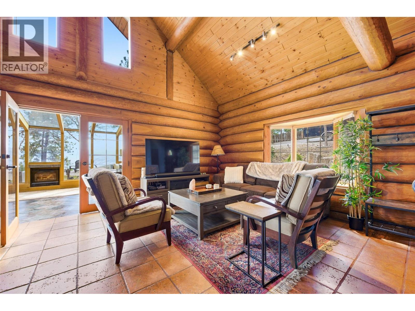 3743 Gates Road, West Kelowna