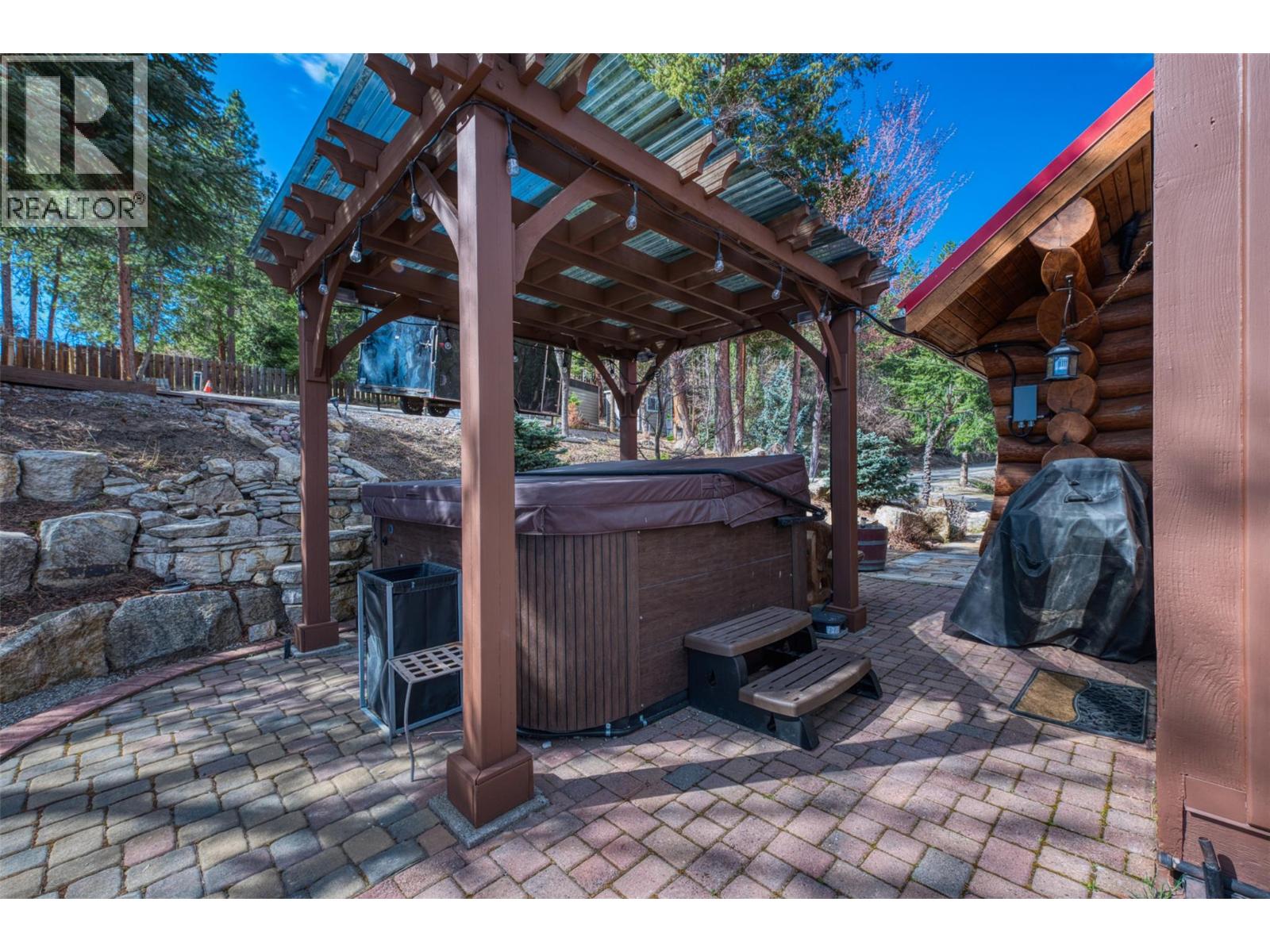3743 Gates Road, West Kelowna