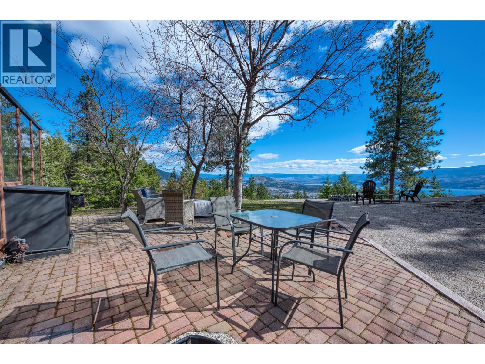 3743 Gates Road, West Kelowna