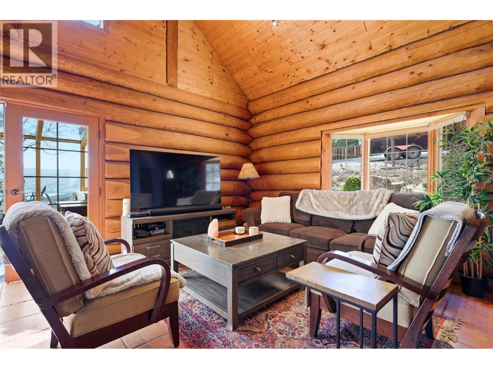 3743 Gates Road, West Kelowna