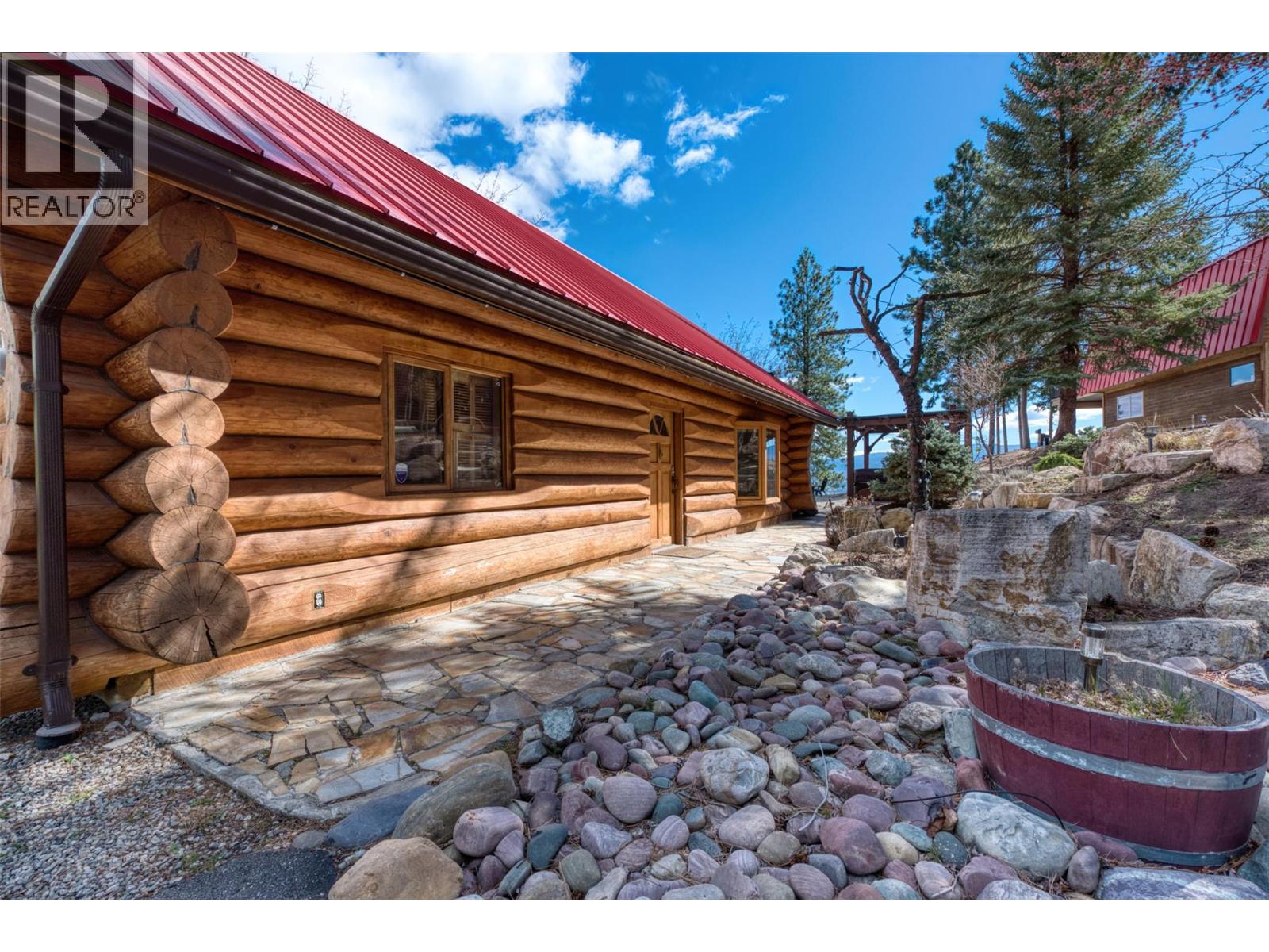 3743 Gates Road, West Kelowna