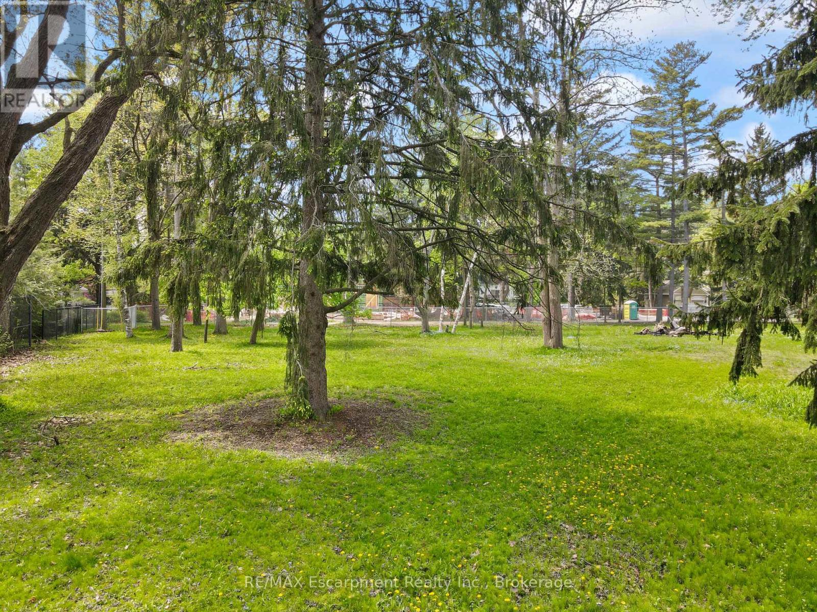 2322 BENNINGTON GATE