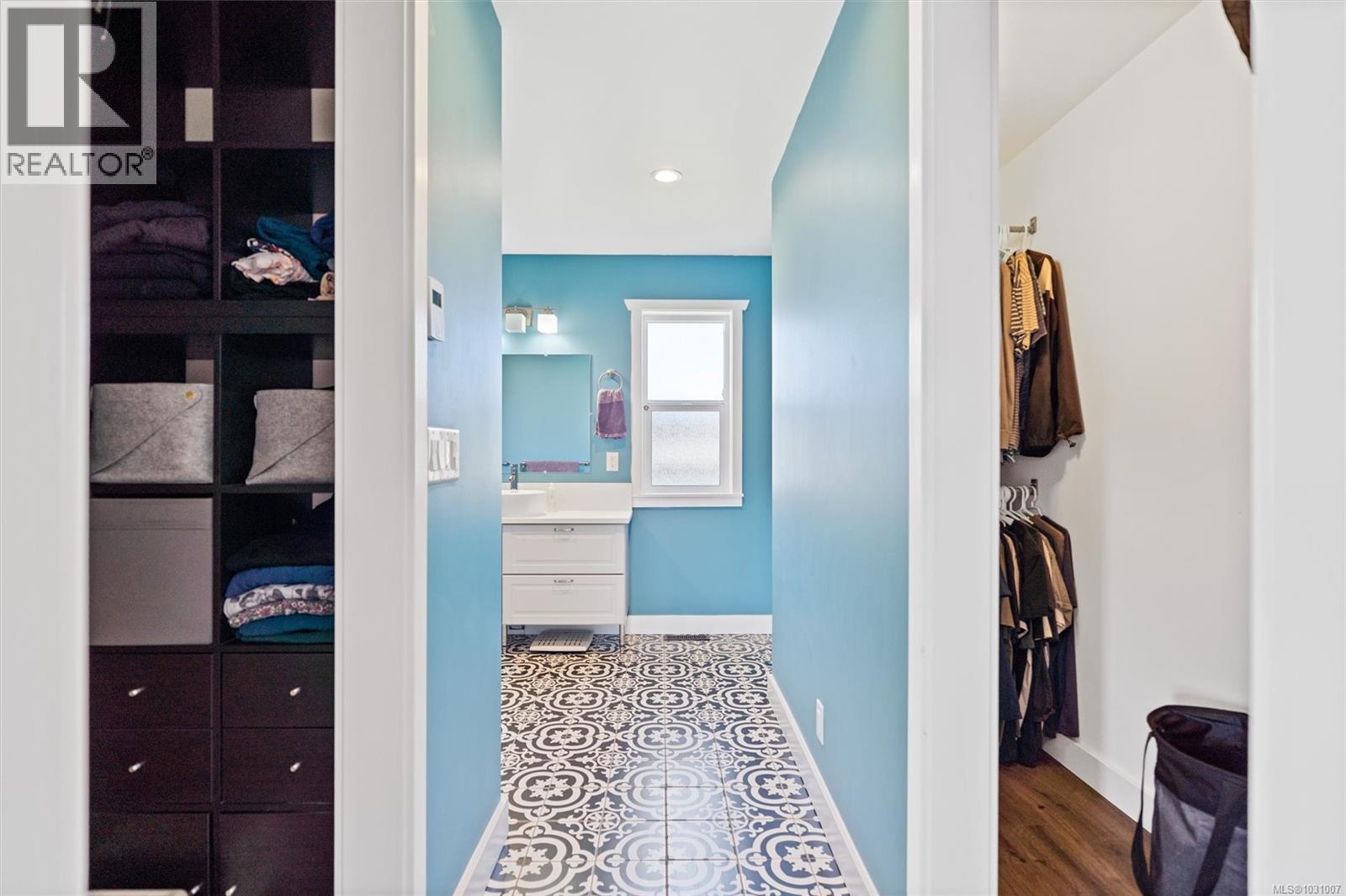 1287 Marchant Rd, Central Saanich