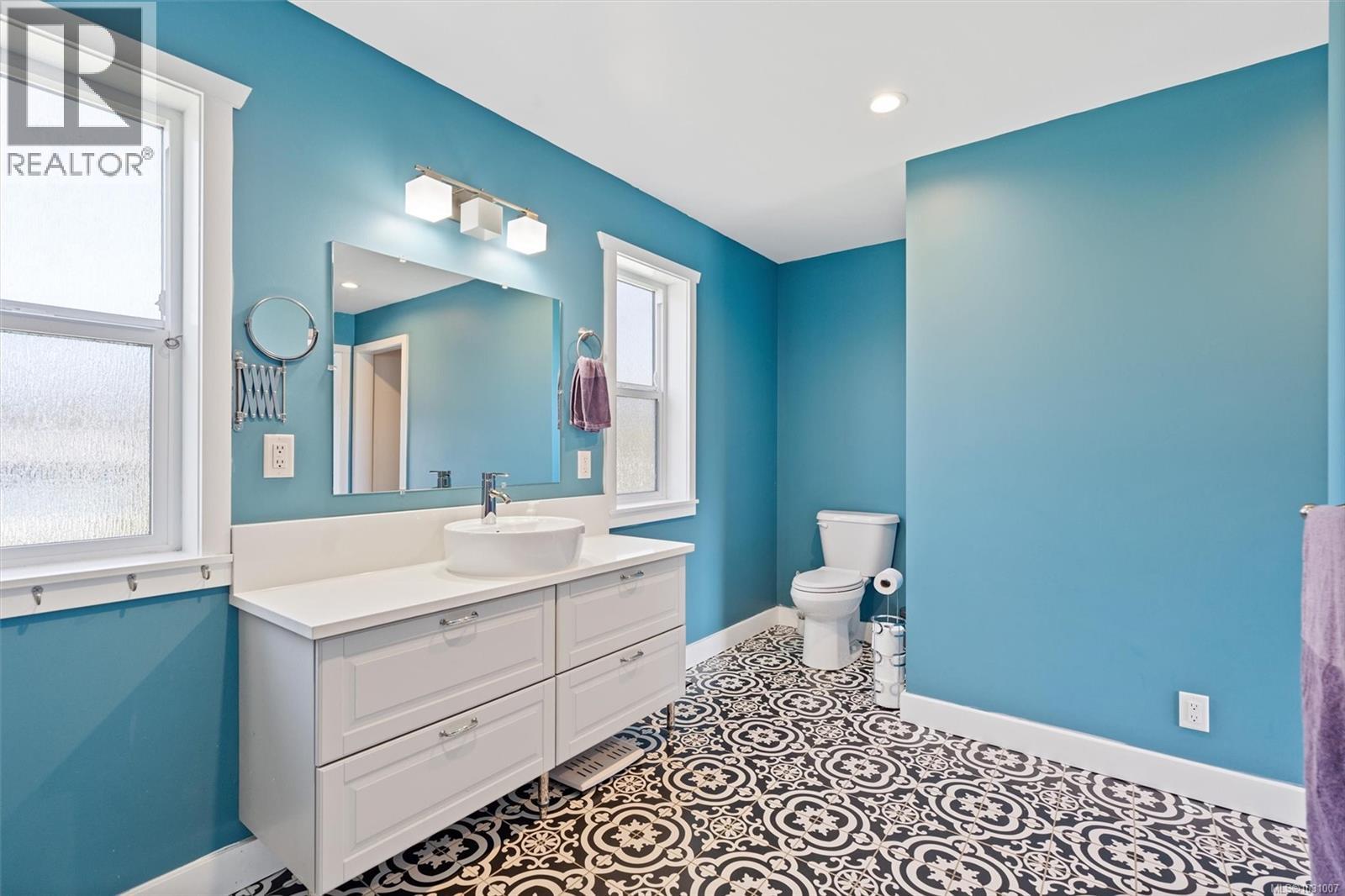 1287 Marchant Rd, Central Saanich