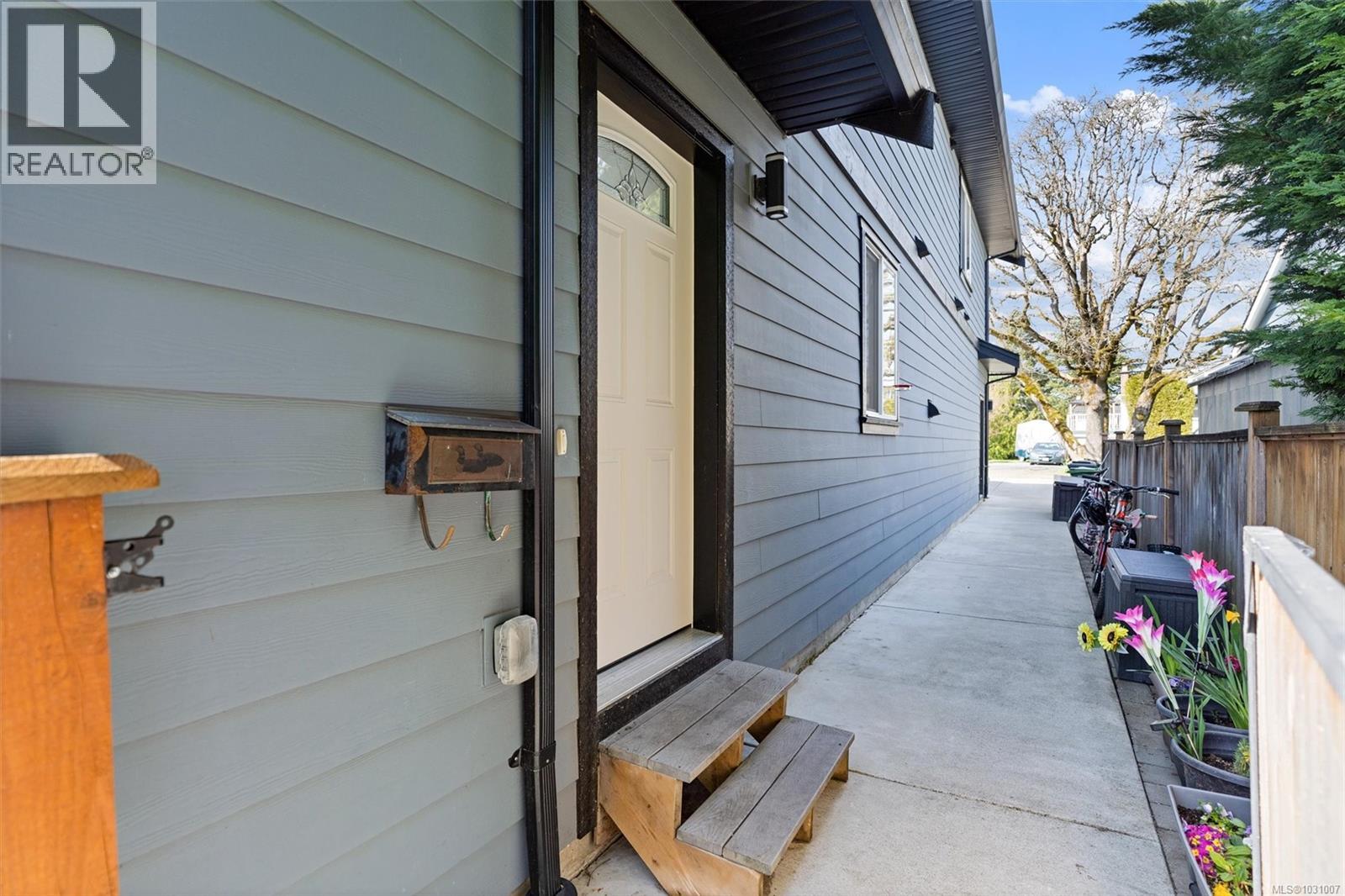 1287 Marchant Rd, Central Saanich