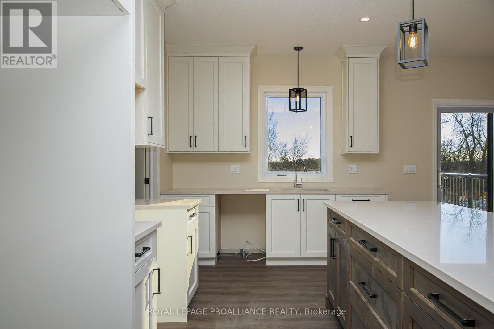 2461 VICTORIA ROAD - 12