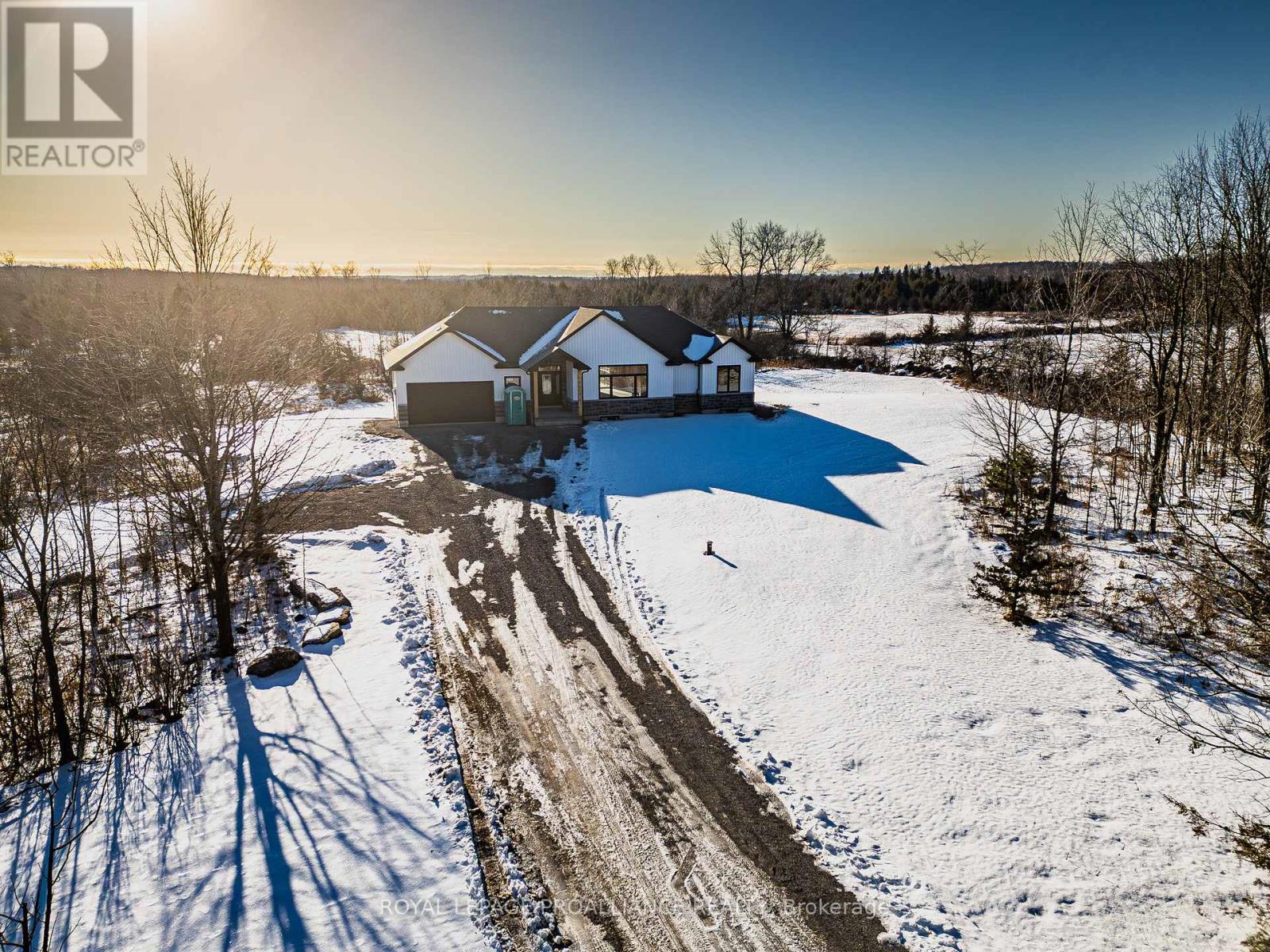 2461 VICTORIA ROAD - 2