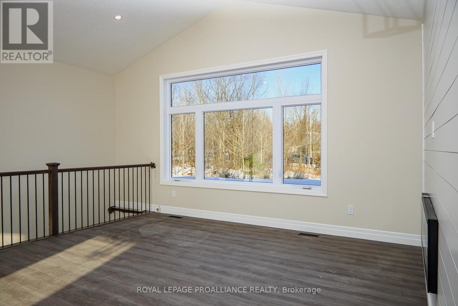 2461 VICTORIA ROAD - 23