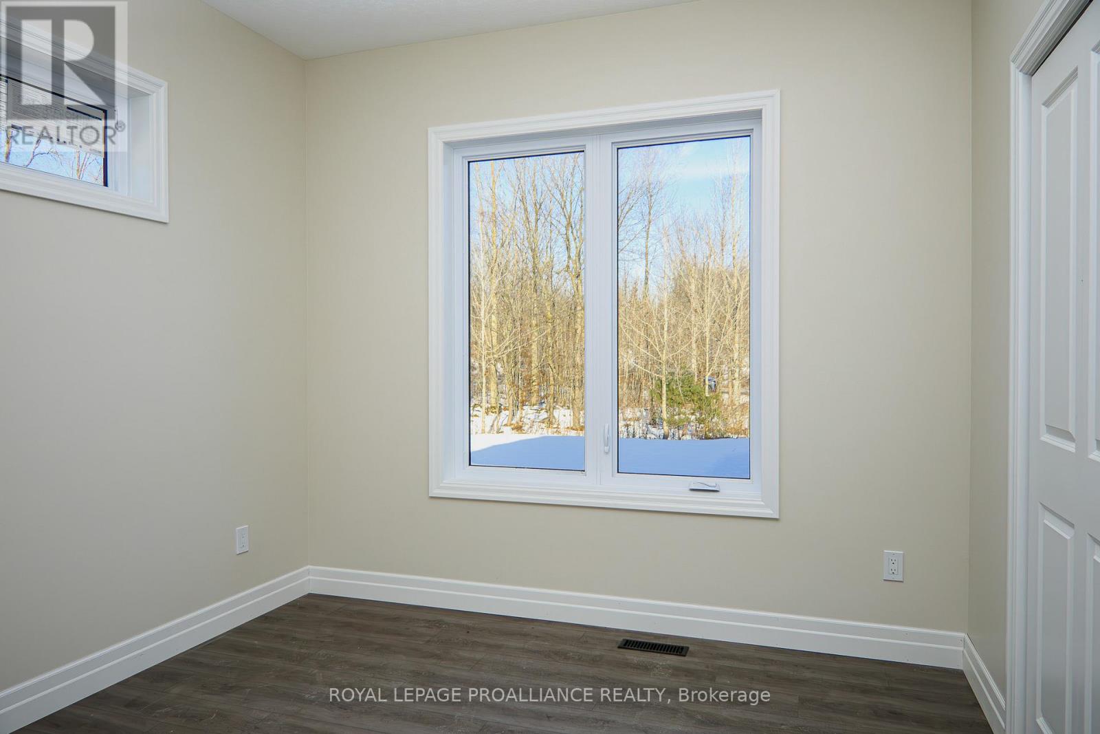 2461 VICTORIA ROAD - 25
