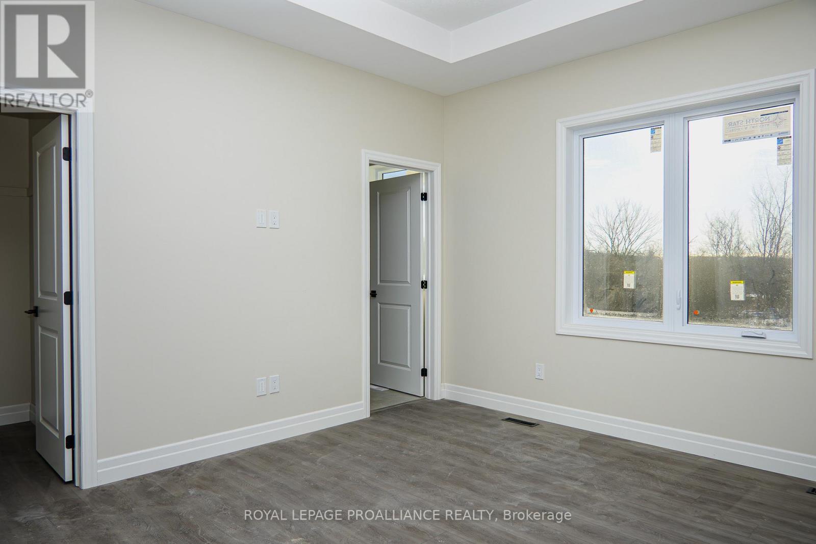2461 VICTORIA ROAD - 28