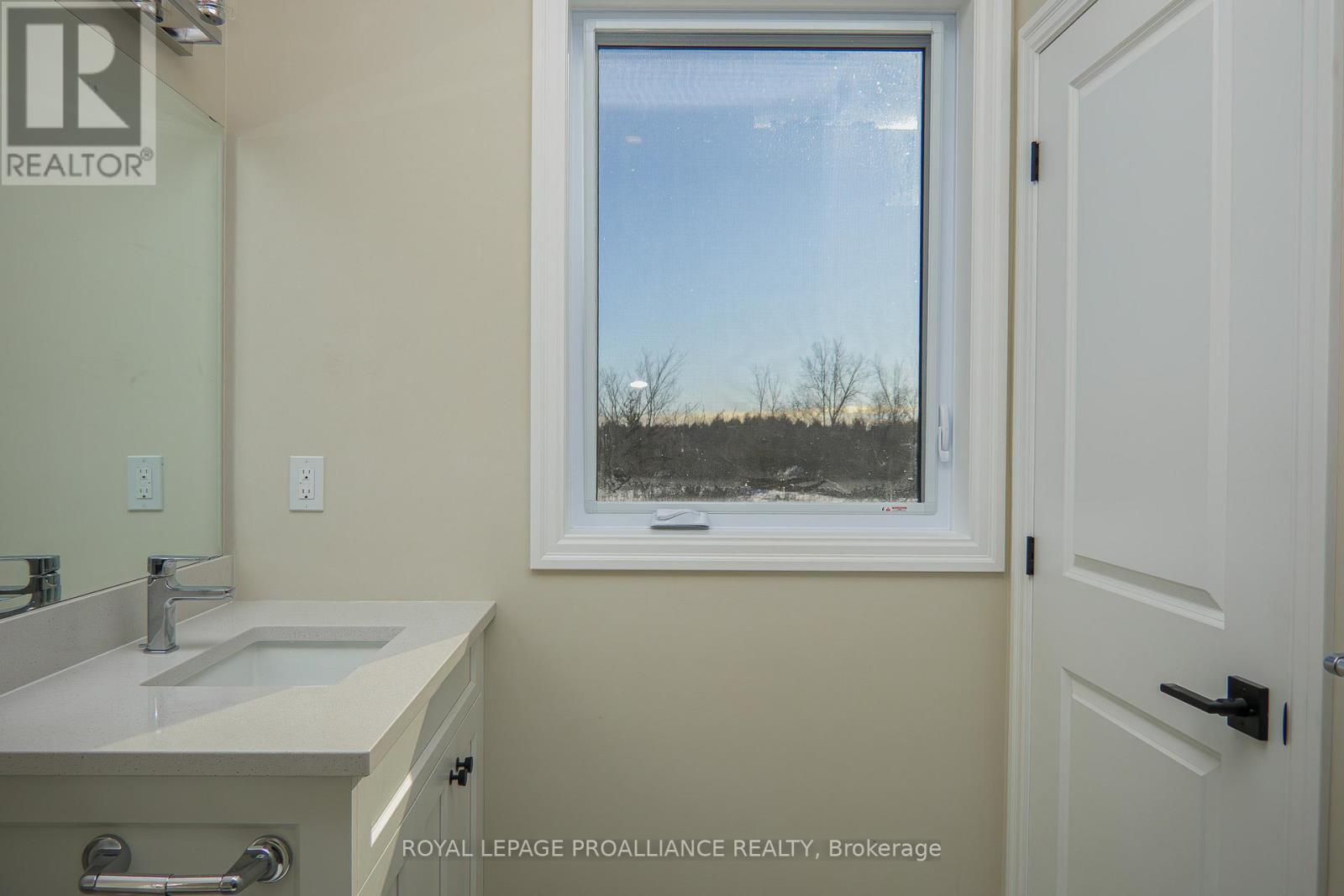 2461 VICTORIA ROAD - 31