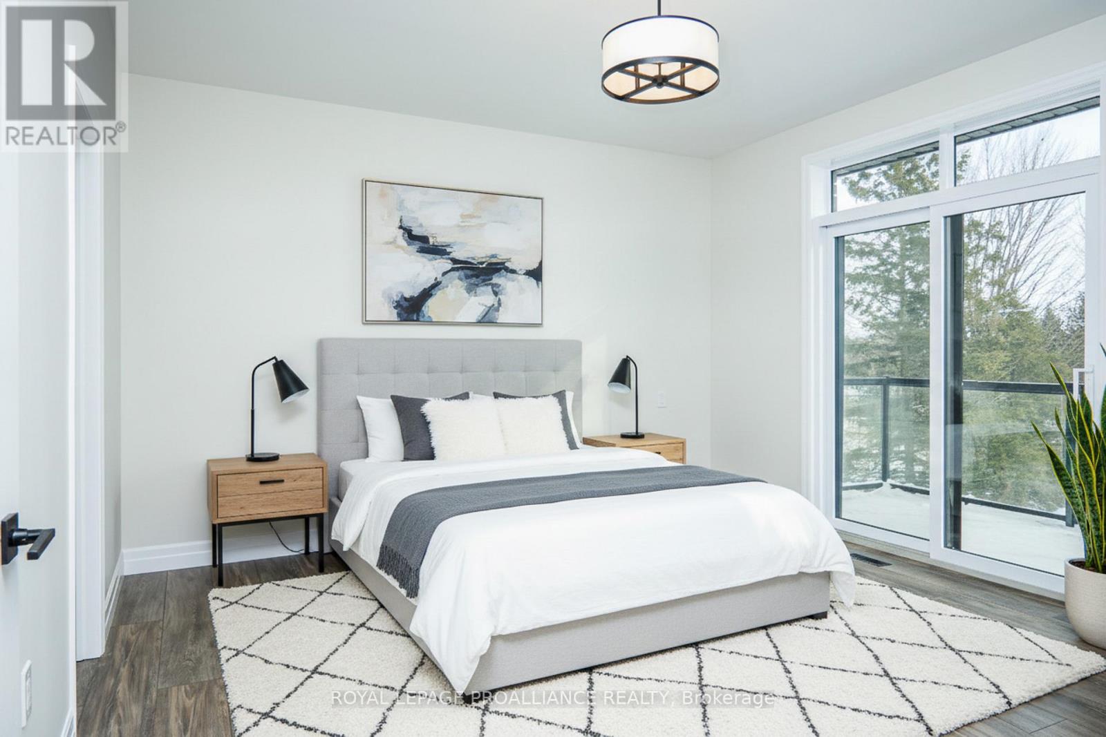 2461 VICTORIA ROAD - 32