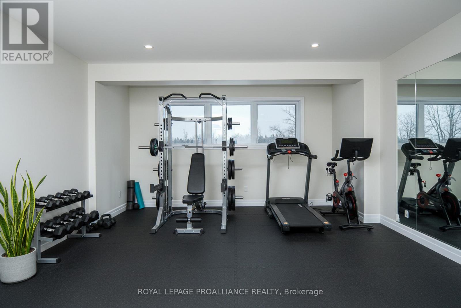2461 VICTORIA ROAD - 37