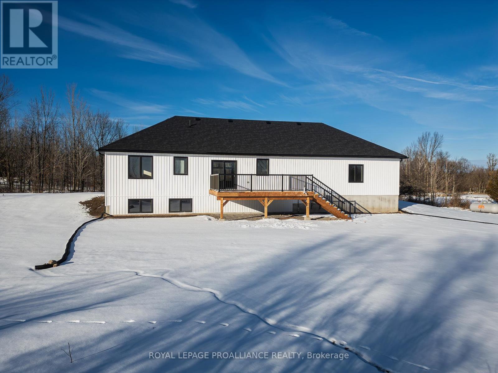 2461 VICTORIA ROAD - 42