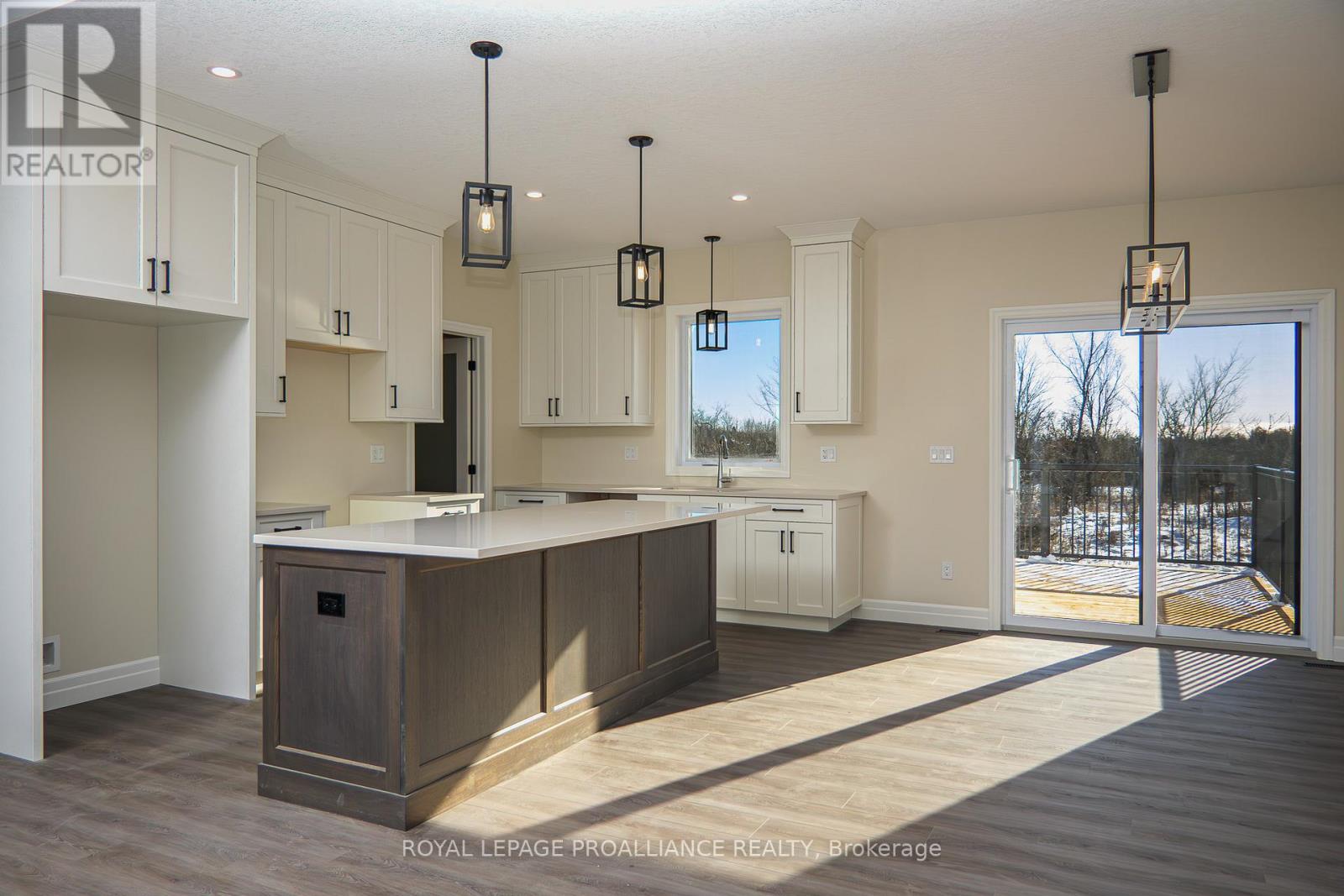 2461 VICTORIA ROAD - 7