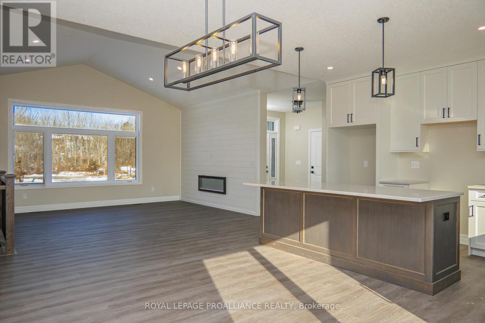 2461 VICTORIA ROAD - 8