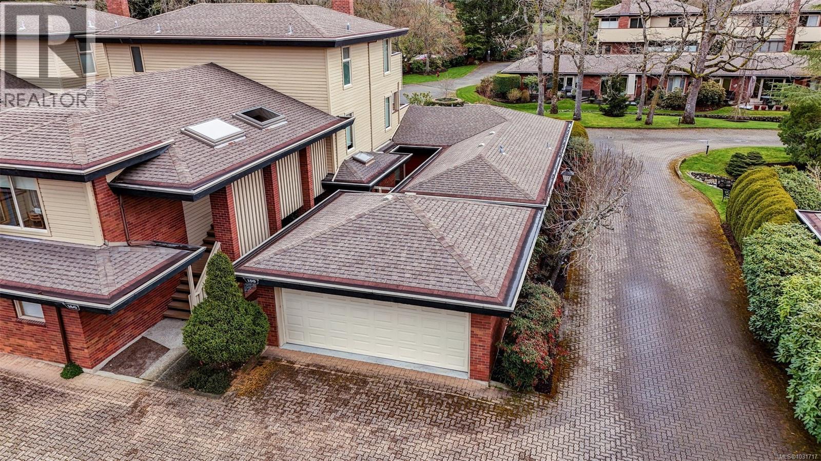 159 2345 Cedar Hill Cross Road, Oak Bay