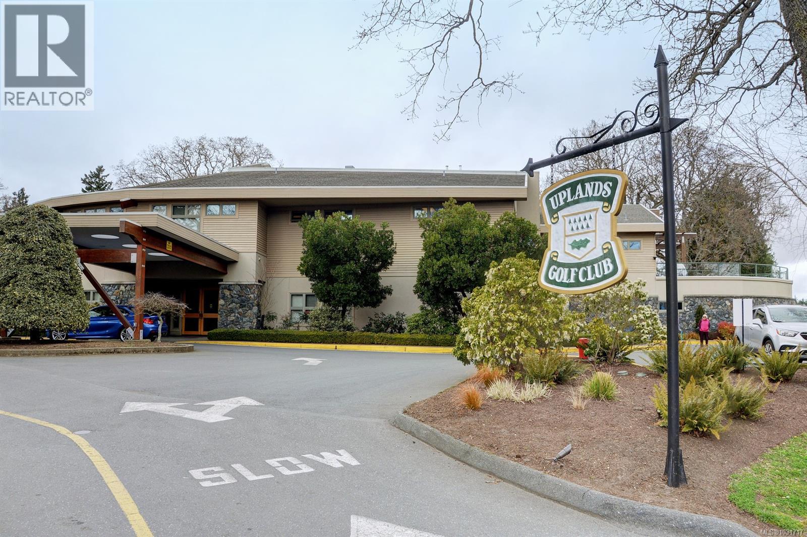 159 2345 Cedar Hill Cross Road, Oak Bay