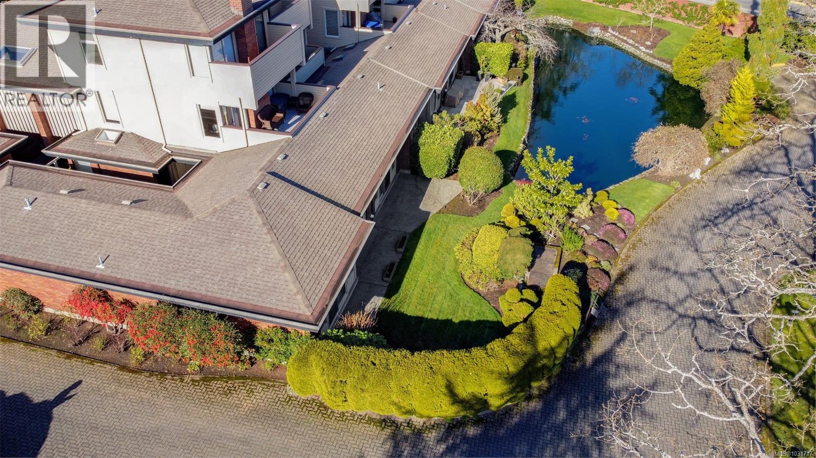 159 2345 Cedar Hill Cross Road, Oak Bay