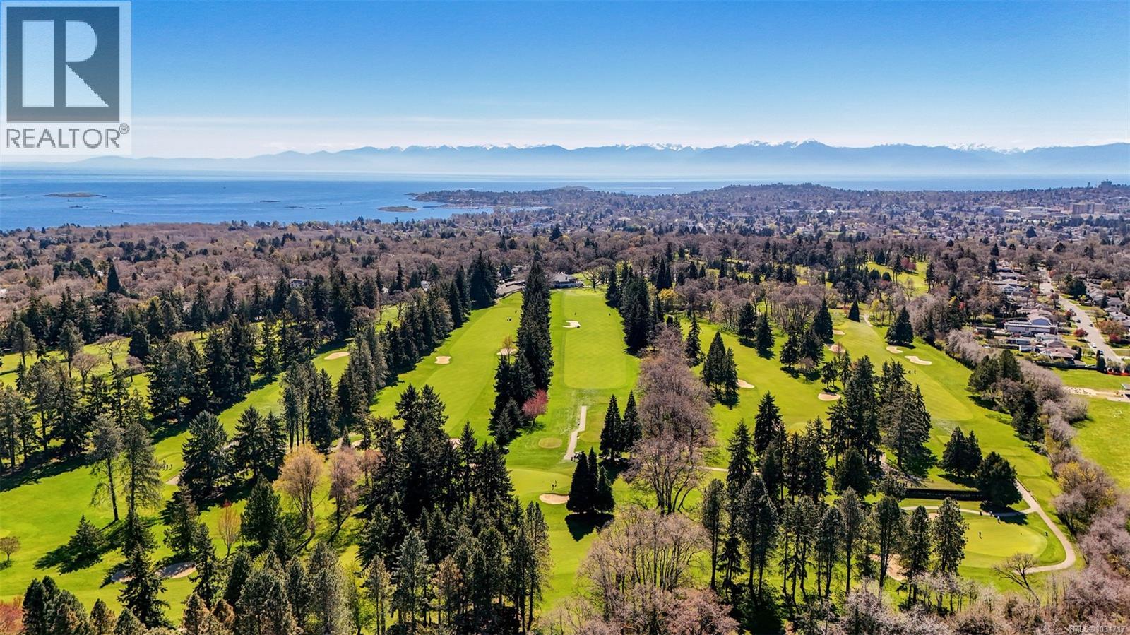 159 2345 Cedar Hill Cross Road, Oak Bay