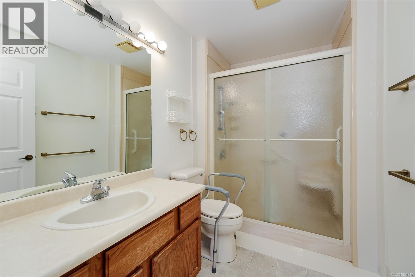 159 2345 Cedar Hill Cross Road, Oak Bay